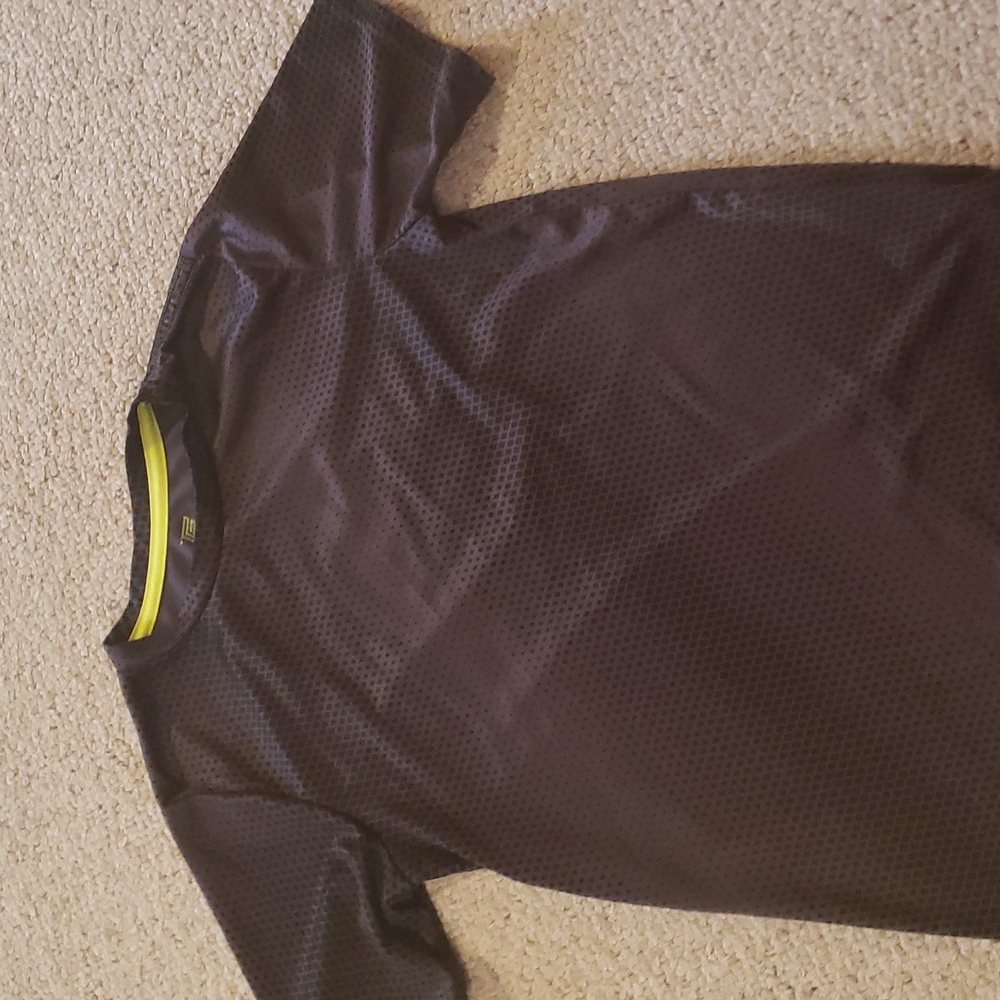 Tek Gear short sleeve athletic shirt